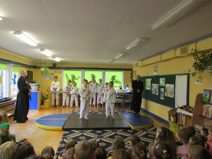 przedszkolaki-z-13-gosciy-zawodnikow-jujitsu-foto-67675