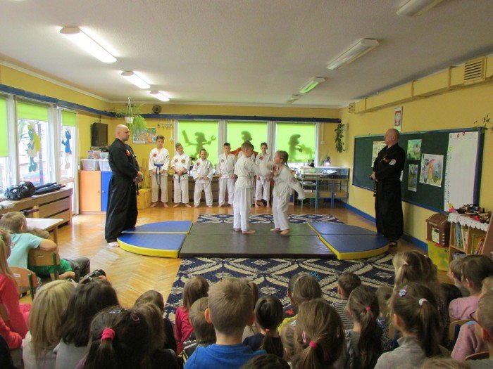 przedszkolaki-z-13-gosciy-zawodnikow-jujitsu-foto-67675