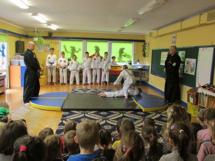 przedszkolaki-z-13-gosciy-zawodnikow-jujitsu-foto-67675