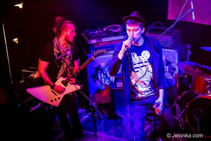 punkowe-brzmienia-w-sali-novej-foto-67702