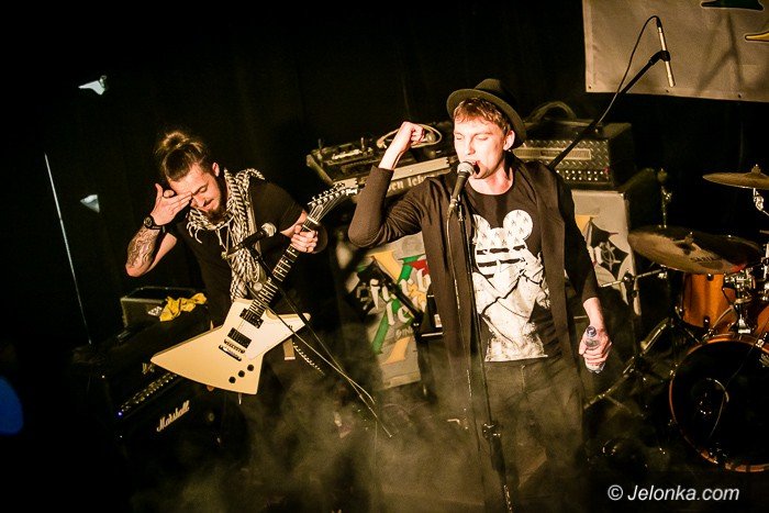 punkowe-brzmienia-w-sali-novej-foto-67702
