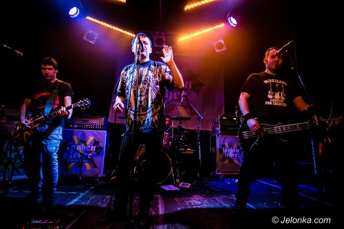 punkowe-brzmienia-w-sali-novej-foto-67702