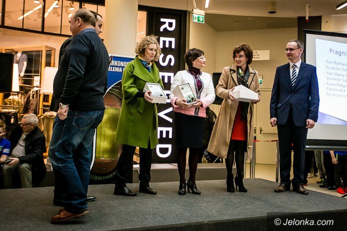 biaoniebieska-prezentacja-w-jeleniogorskiej-galerii-foto-67707