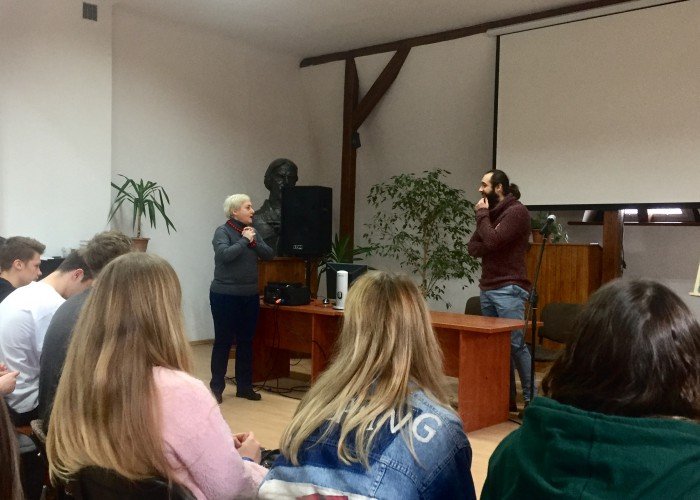 micha-zurawski-w-liceum-im-norwida-foto-67711