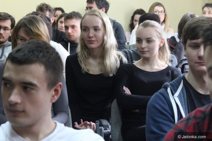 hrabi-u-studentow-o-sobie-i-modym-kabarecie-foto-67735