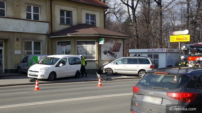 zderzenie-trzech-aut-na-wolnosci-foto-67778