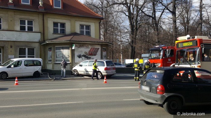 zderzenie-trzech-aut-na-wolnosci-foto-67778