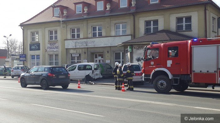 zderzenie-trzech-aut-na-wolnosci-foto-67778