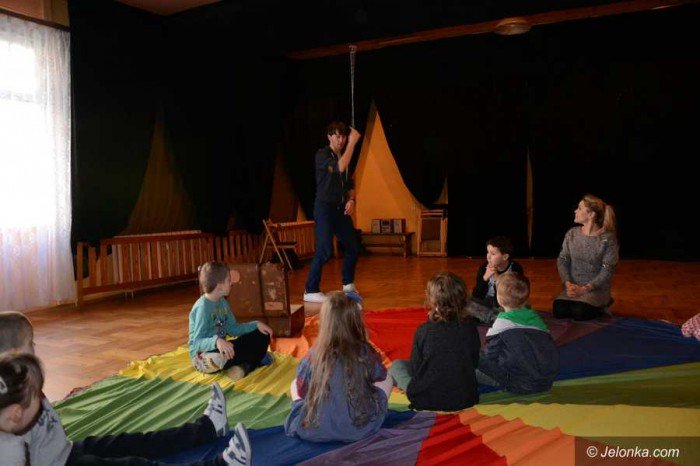kuglarstwo-cyrk-i-teatr-w-odk-dla-dzieci-foto-67786