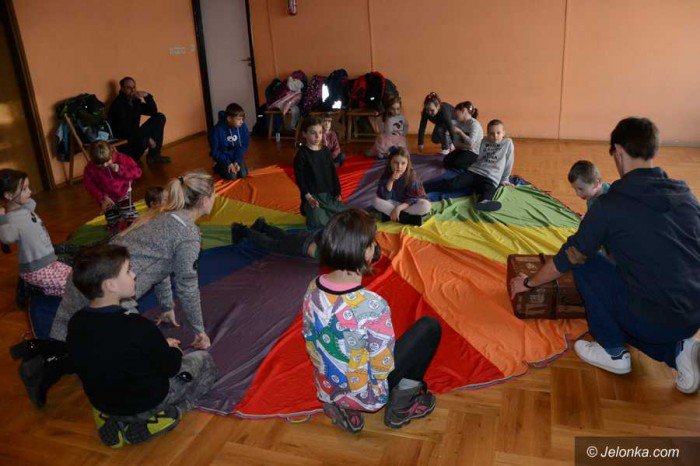 kuglarstwo-cyrk-i-teatr-w-odk-dla-dzieci-foto-67786