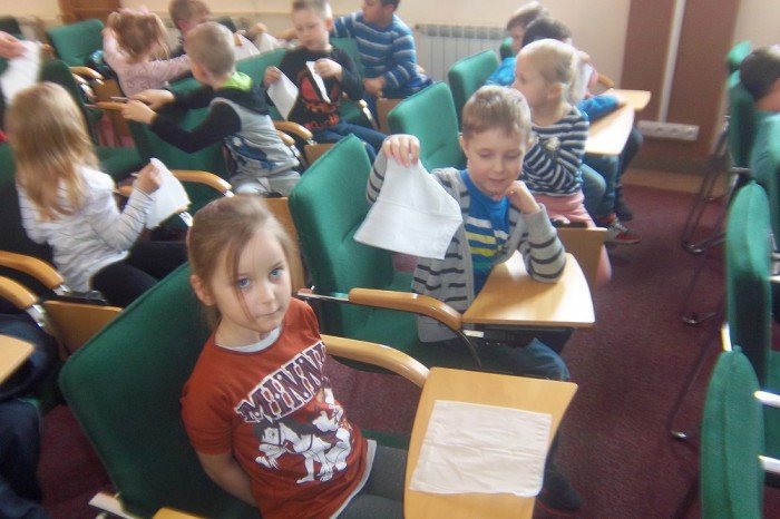 mali-goscie-w-fabryce-maszyn-papierniczych-foto-67787