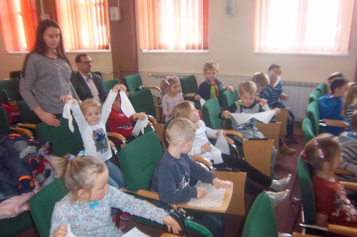 mali-goscie-w-fabryce-maszyn-papierniczych-foto-67787