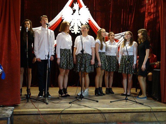 patriotyczne-nuty-w-jeleniogorskim-mdk-foto-67821