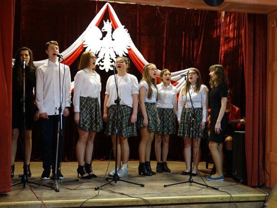 patriotyczne-nuty-w-jeleniogorskim-mdk-foto-67821