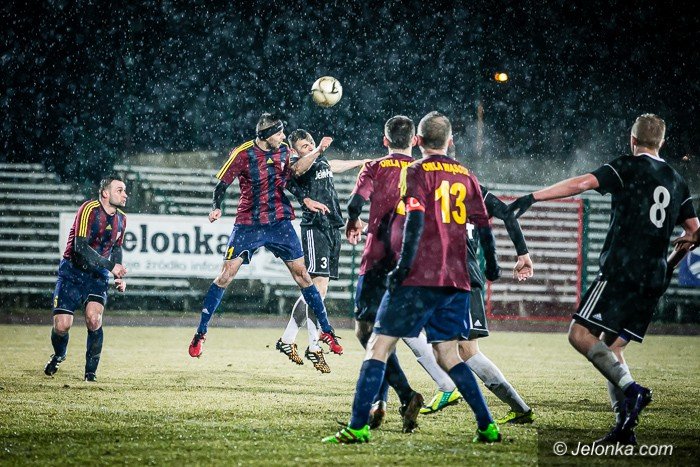 deszczowa-inauguracja-rundy-wiosennej-foto-67840