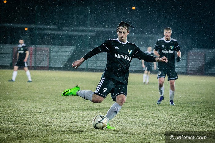 deszczowa-inauguracja-rundy-wiosennej-foto-67840