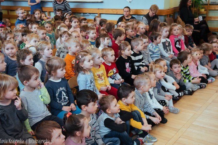 w-okraglaczku-wiosne-witay-dzieci-z-rodzicami-foto-67890