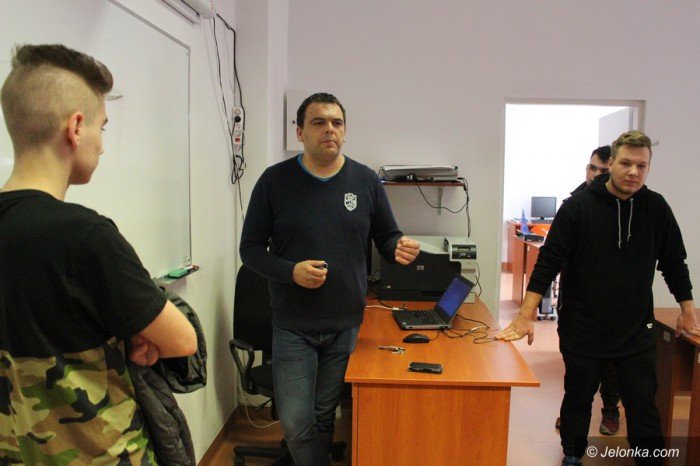 mechanik-kusi-potencjalnych-uczniow-foto-67897