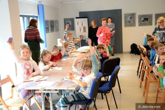 malowanie-pisanek-w-muzeum-karkonoskim-foto-67901