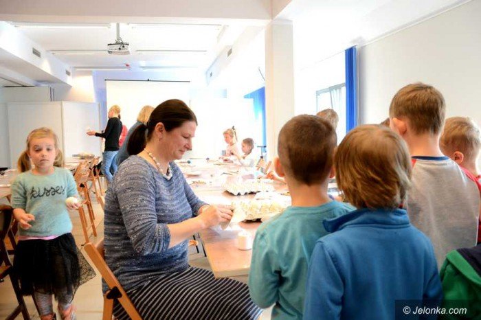 malowanie-pisanek-w-muzeum-karkonoskim-foto-67901
