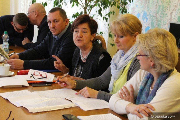 komisja-oswiaty-wydaa-opinie-foto-68040