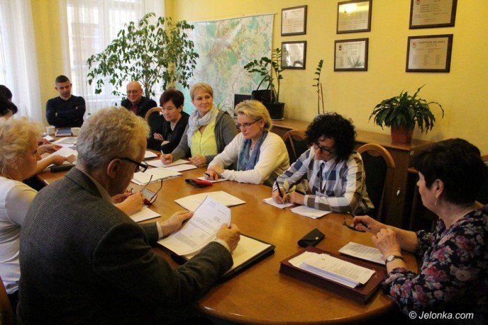 komisja-oswiaty-wydaa-opinie-foto-68040