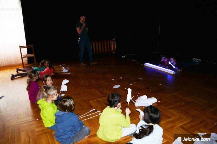czarny-teatr-w-odk-niezwyke-warsztaty-dla-dzieci-foto-68063