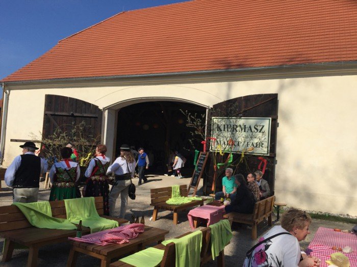trwa-kiermasz-wielkanocny-w-omnicy-foto-68077