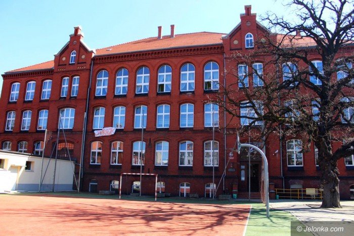 nauczyciele-strajkowali-ale-nie-wszyscy-foto-68080