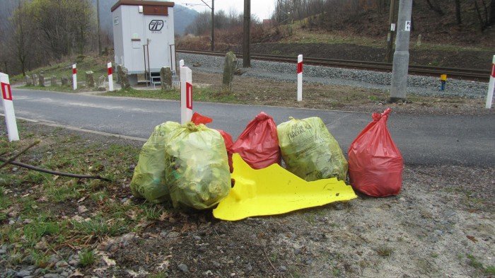wysprzatali-10-km-bobru-wyniesli-mnostwo-smieci-foto-68090