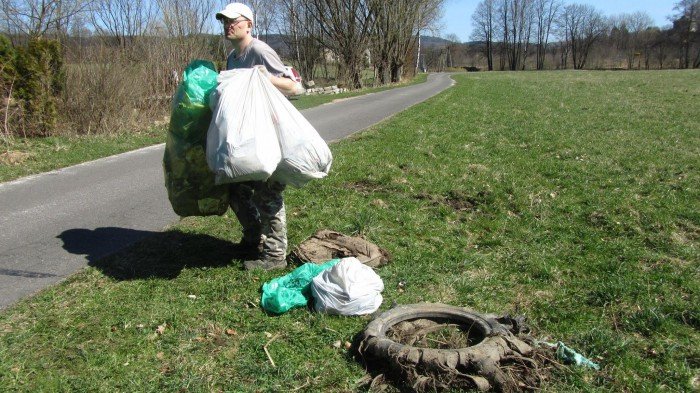 wysprzatali-10-km-bobru-wyniesli-mnostwo-smieci-foto-68090
