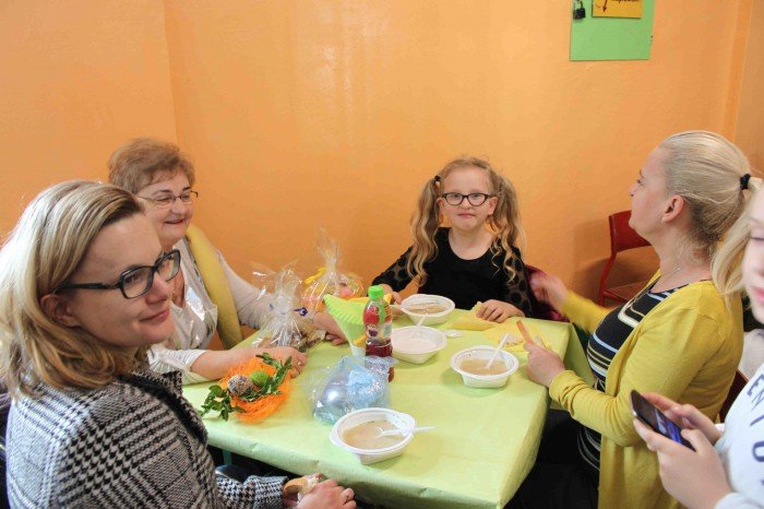 kiermasz-wielkanocny-w-dwojce-foto-68161