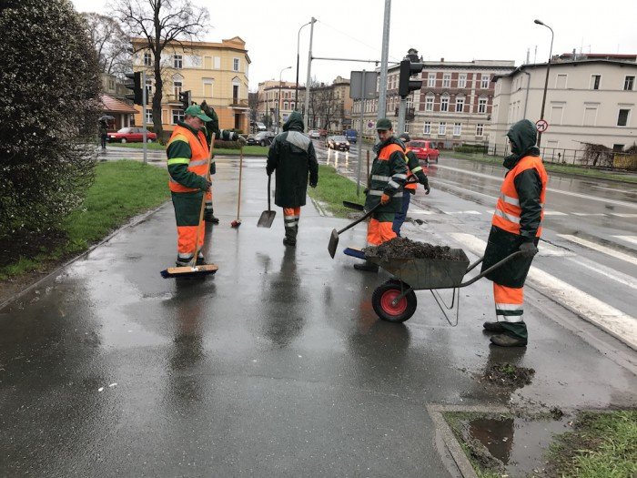w-miescie-trwaja-porzadki-po-zimie-foto-68170