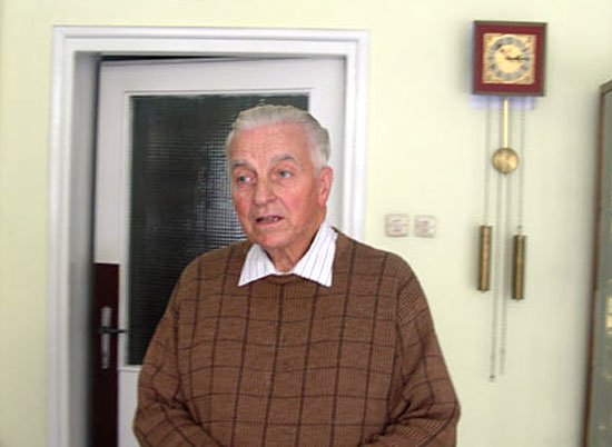 - Ten zegar musi zacząć znów chodzić - mówi jeleniogórzanka Krystyna Botko-Szemplińska.