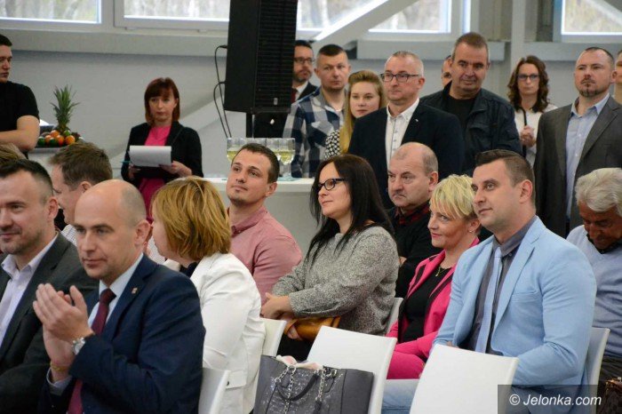 firma-thom-z-wasna-siedziba-w-radomierzu-foto-68190