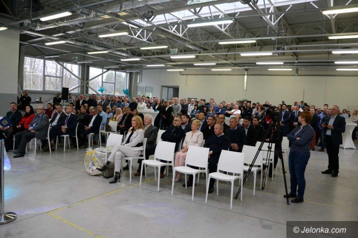 firma-thom-z-wasna-siedziba-w-radomierzu-foto-68190