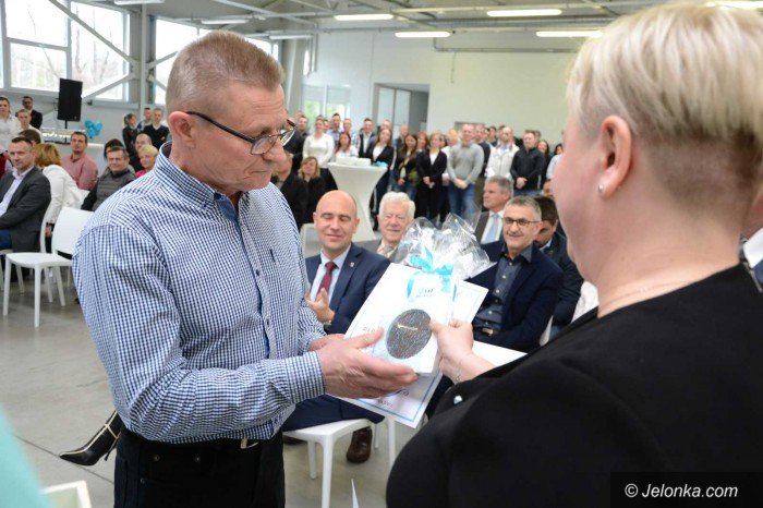 firma-thom-z-wasna-siedziba-w-radomierzu-foto-68190