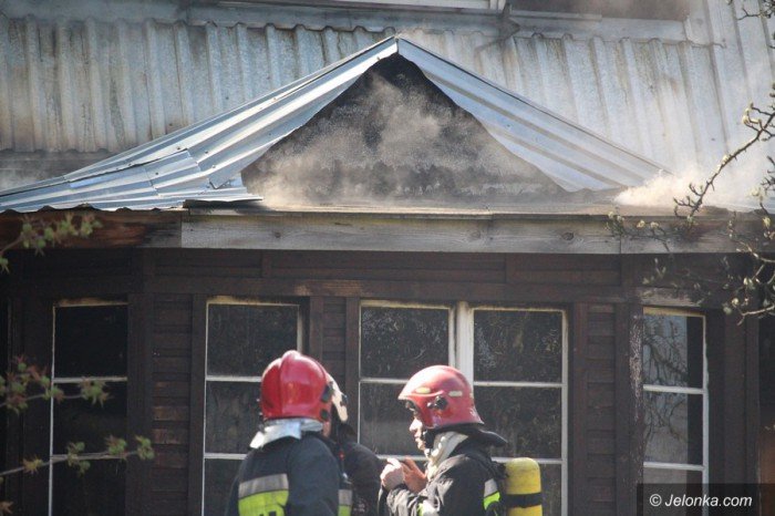 pozar-budynku-mieszkalnego-w-karpaczu-foto-68214