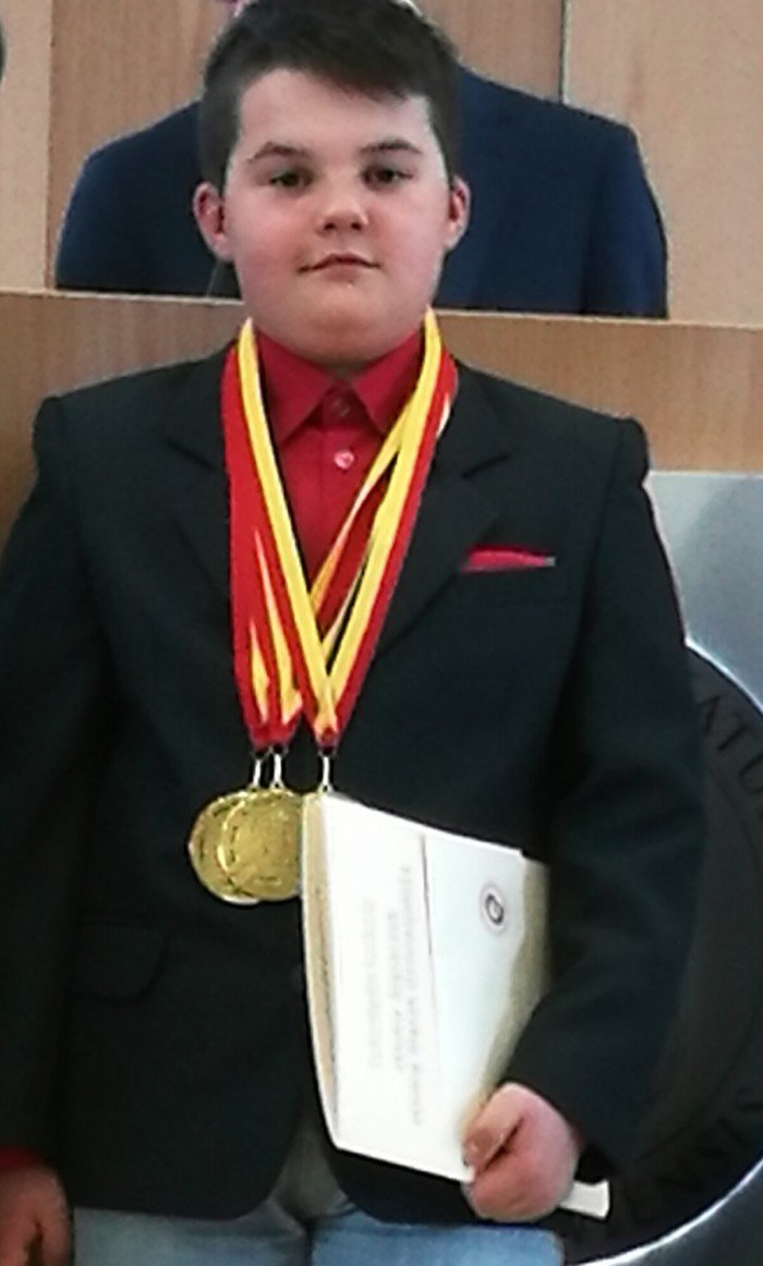 jas-lewandowski-z-kowar-bardzo-zdolnym-slazaczkiem-foto-68243