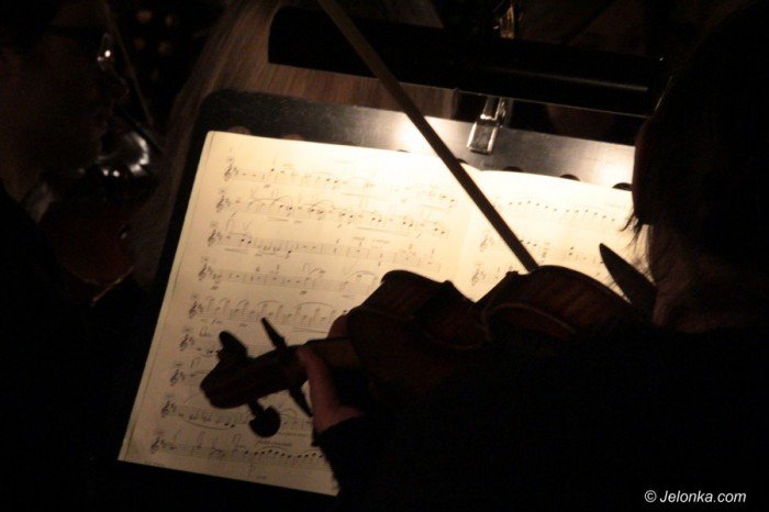 wspaniay-koncert-pasyjny-w-kosciele-aski-foto-68291