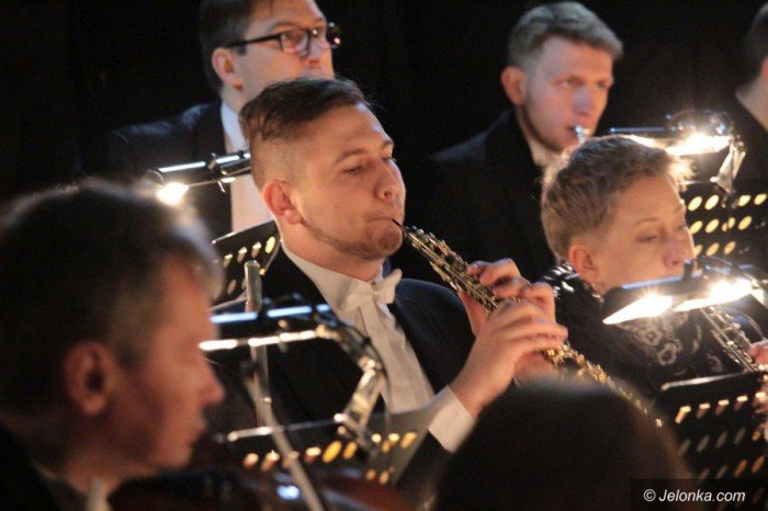 wspaniay-koncert-pasyjny-w-kosciele-aski-foto-68291