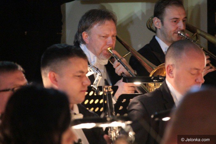 wspaniay-koncert-pasyjny-w-kosciele-aski-foto-68291