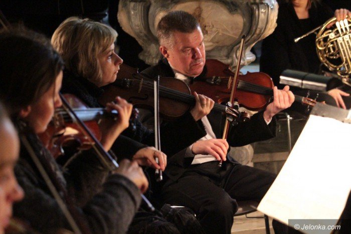 wspaniay-koncert-pasyjny-w-kosciele-aski-foto-68291