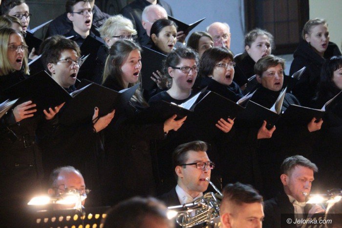 wspaniay-koncert-pasyjny-w-kosciele-aski-foto-68291