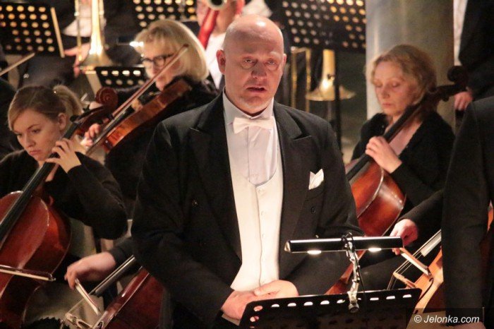 wspaniay-koncert-pasyjny-w-kosciele-aski-foto-68291