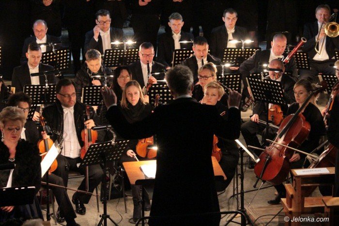 wspaniay-koncert-pasyjny-w-kosciele-aski-foto-68291