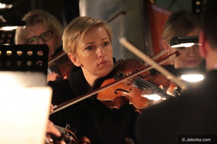 wspaniay-koncert-pasyjny-w-kosciele-aski-foto-68291