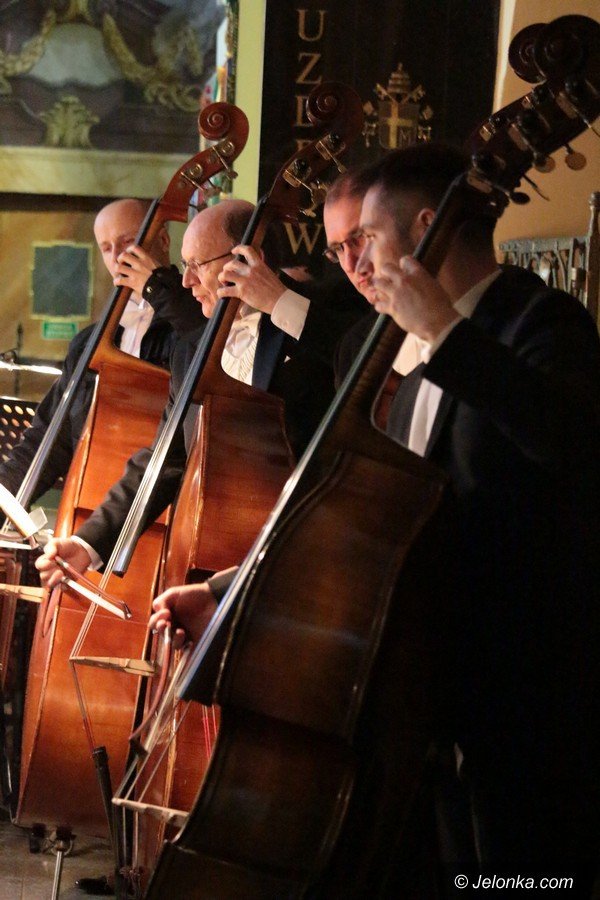 wspaniay-koncert-pasyjny-w-kosciele-aski-foto-68291