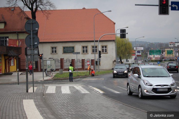 pynny-ruch-przez-podwale-foto-68333