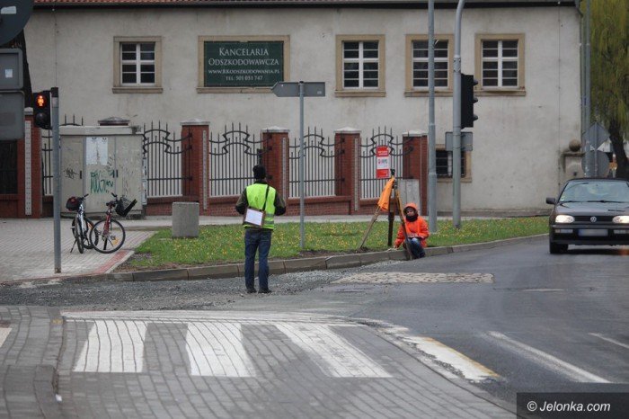 pynny-ruch-przez-podwale-foto-68333